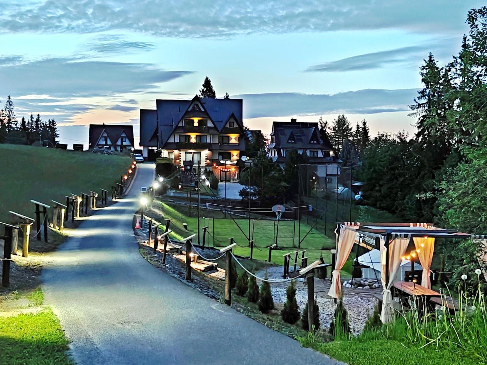 Villa Bukovinka: Forest Retreat with Ski Lifts and Thermal Baths Bukowina Tatrzanska Exterior photo